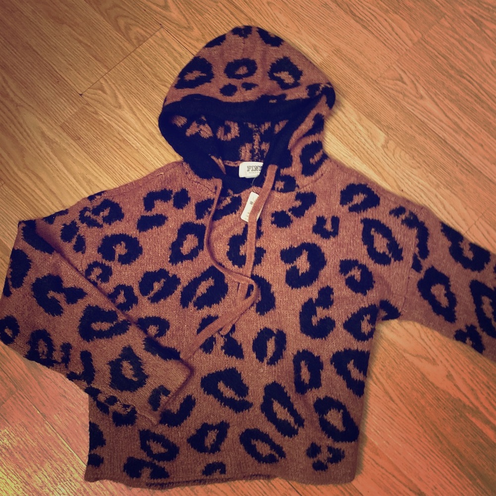NWT VS PINK LEOPARD PRINT SWEATER